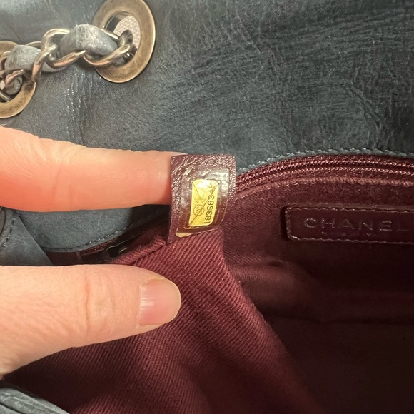 Chanel Black and blue Quilted Shoulder Bag - Picture 10 of 16